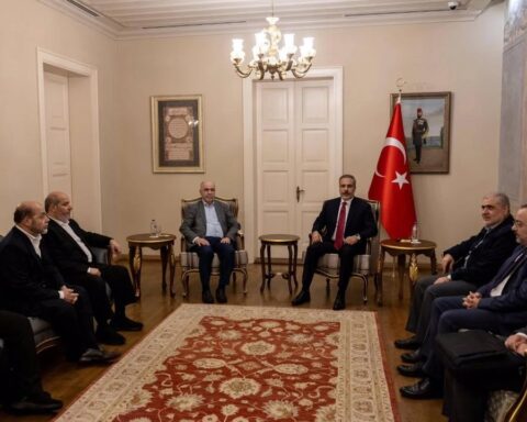 Turkish Foreign Minister Hakan Fidan Meets with Hamas Officials in Istanbul